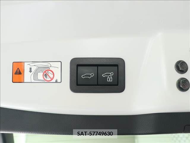 Toyota PRIUS 2023-03 332918-19