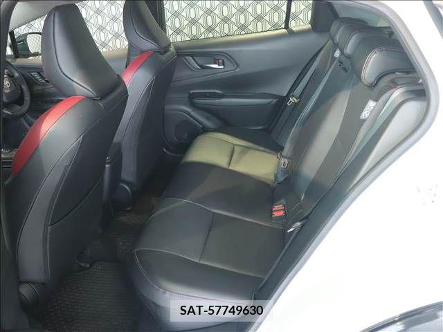 Toyota PRIUS 2023-03 332918-9