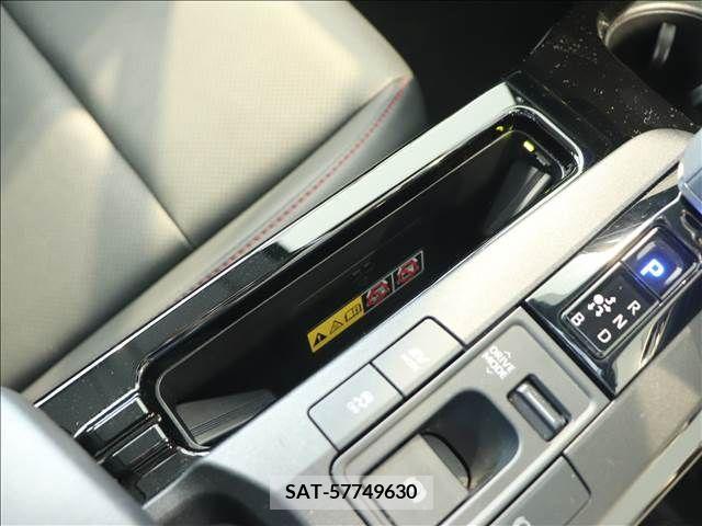 Toyota PRIUS 2023-03 332918-6