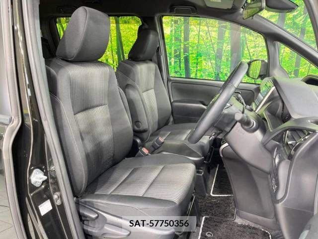 Toyota VOXY 2019-12 213903-7