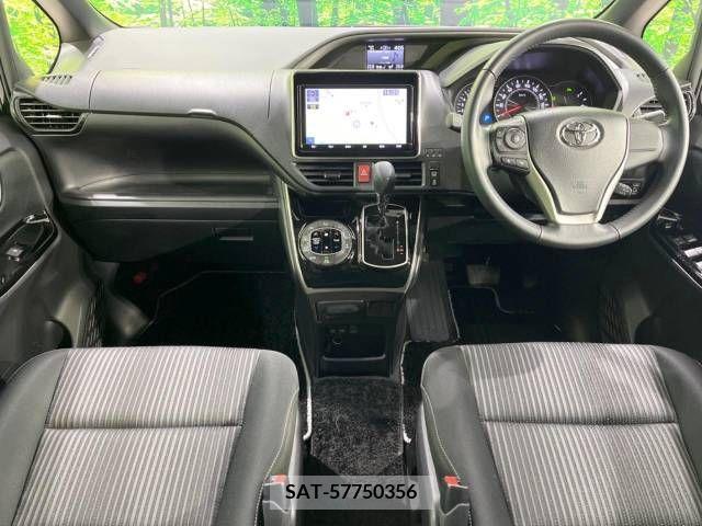Toyota VOXY 2019-12 213903-1