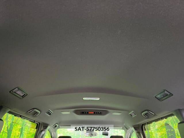 Toyota VOXY 2019-12 213903-11