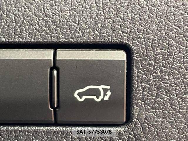 Lexus NX 2018-11 275682-6