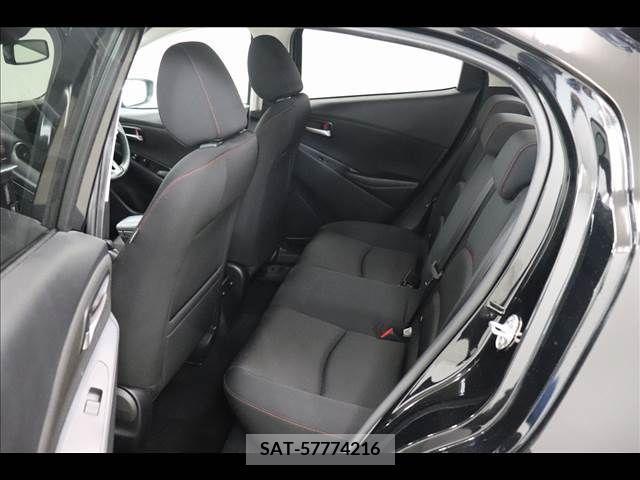 Mazda MAZDA2 2021-12 276382-12