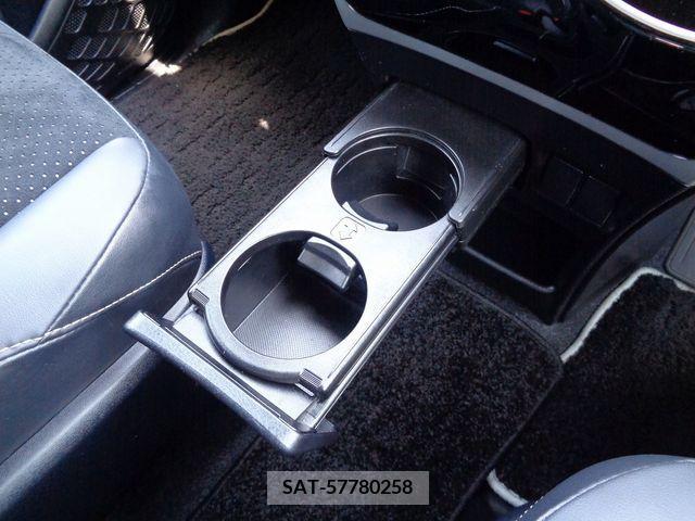 Toyota VOXY 2021-11 321689-14