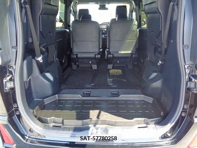 Toyota VOXY 2021-11 321689-8