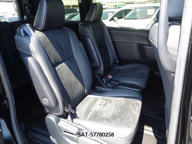 Toyota VOXY 2021-11 321689-5