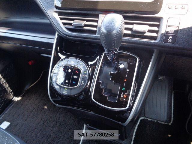 Toyota VOXY 2021-11 321689-15