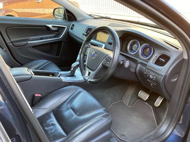 Volvo S60 2012-10 196795-3