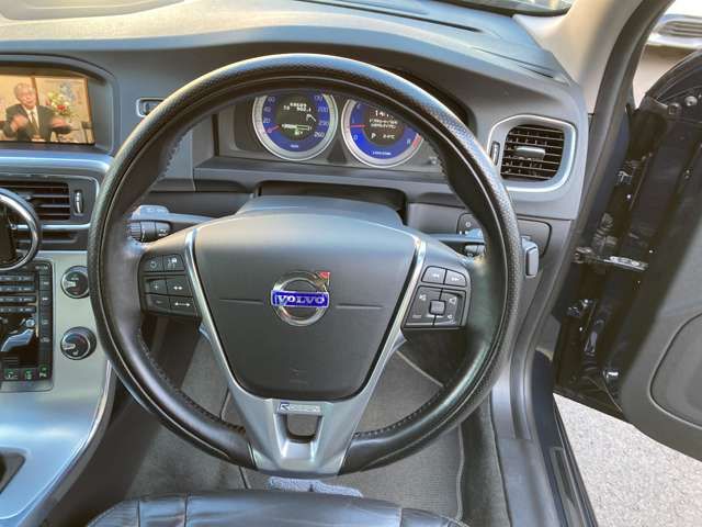 Volvo S60 2012-10 196795-11