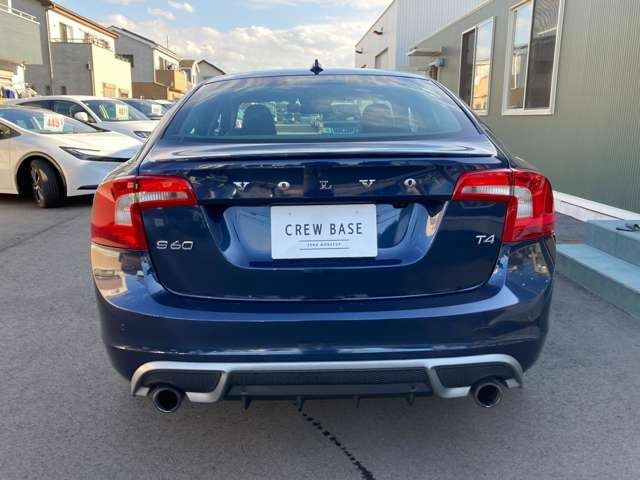 Volvo S60 2012-10 196795-28