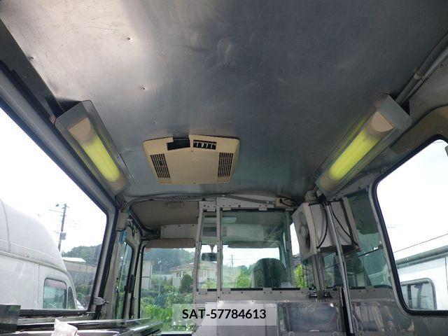 Nissan ATLAS 2013-07 200187-16