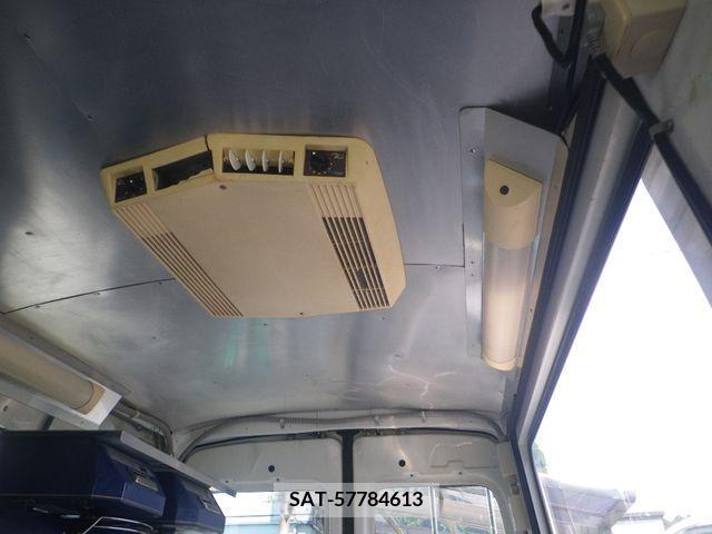 Nissan ATLAS 2013-07 200187-17