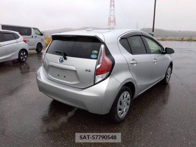 Toyota AQUA 2017-03 222508-1