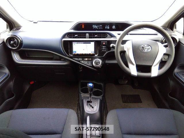Toyota AQUA 2017-03 222508-3