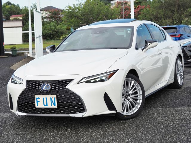 Lexus IS 2021-04 4246-0
