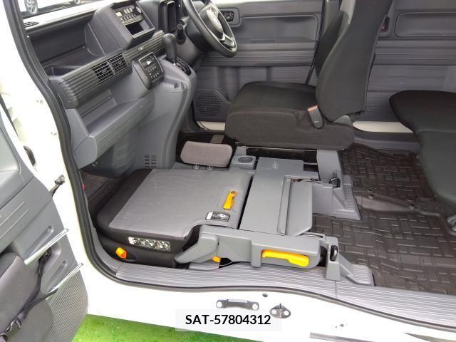 Honda N-VAN 2019-03 307922-6