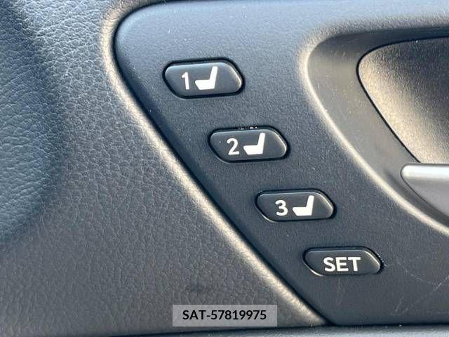 Lexus IS 2017-02 388188-5