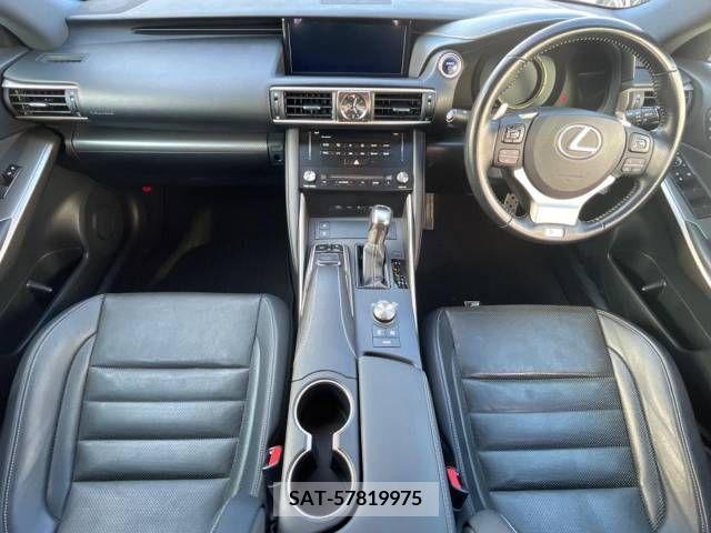 Lexus IS 2017-02 388188-1