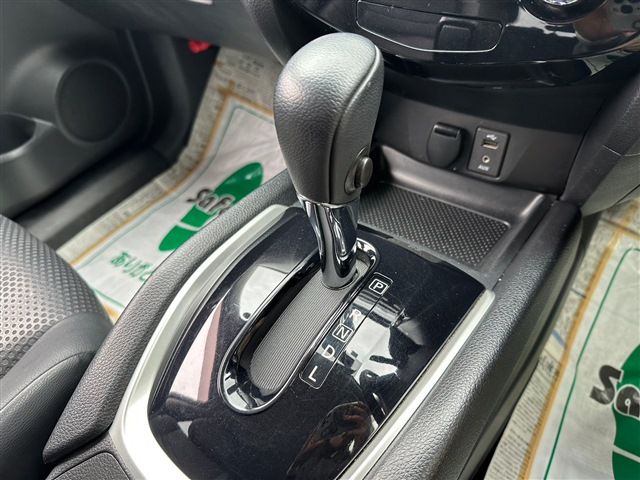 Nissan X-TRAIL 2014-03 1946-23