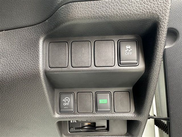 Nissan X-TRAIL 2014-03 1946-21