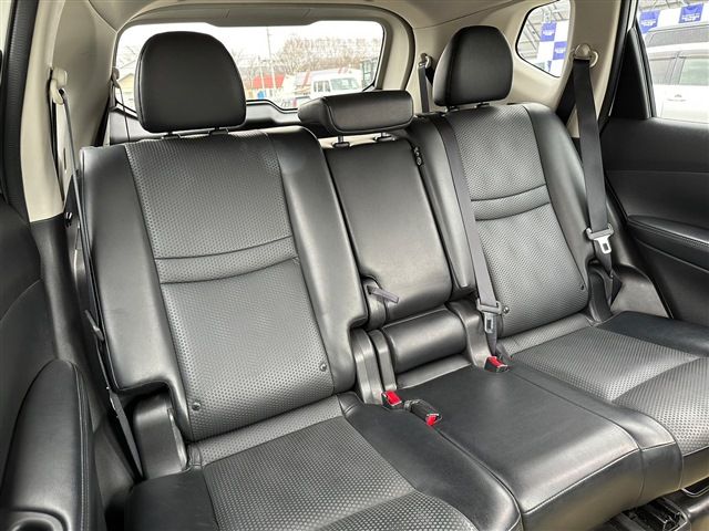 Nissan X-TRAIL 2014-03 1946-29