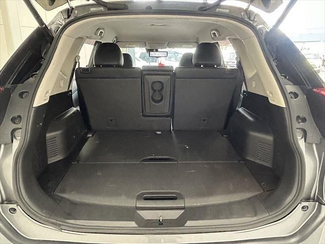 Nissan X-TRAIL 2018-04 193596-23