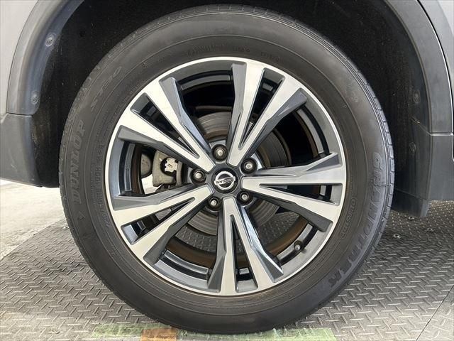 Nissan X-TRAIL 2018-04 193596-15