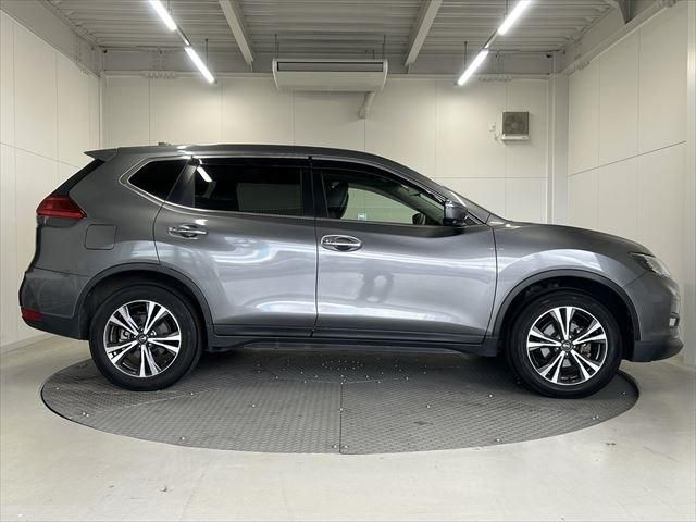 Nissan X-TRAIL 2018-04 193596-3
