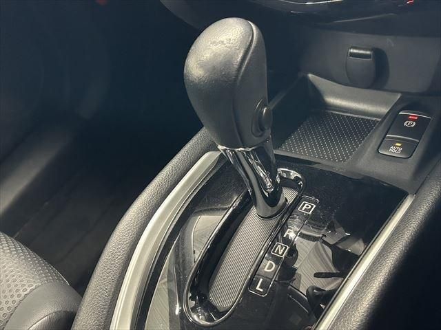 Nissan X-TRAIL 2018-04 193596-25