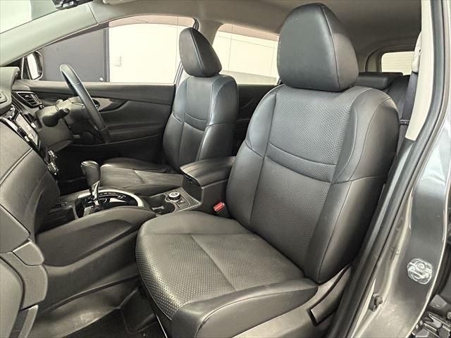 Nissan X-TRAIL 2018-04 193596-21