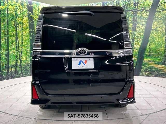 Toyota VOXY 2021-04 242238-15