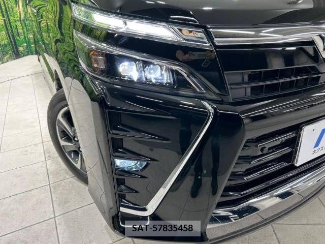 Toyota VOXY 2021-04 242238-12