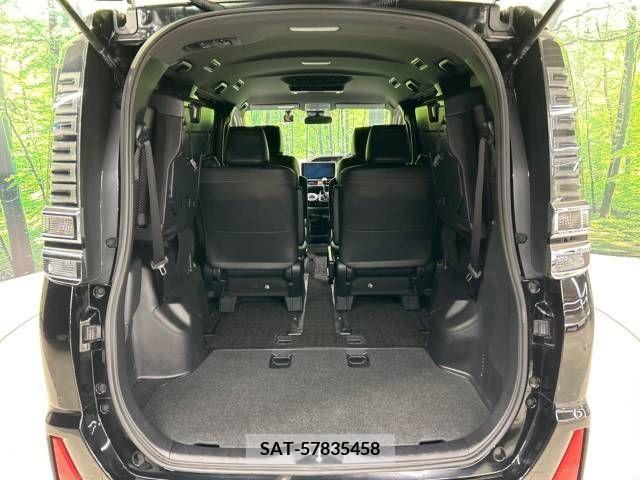 Toyota VOXY 2021-04 242238-11