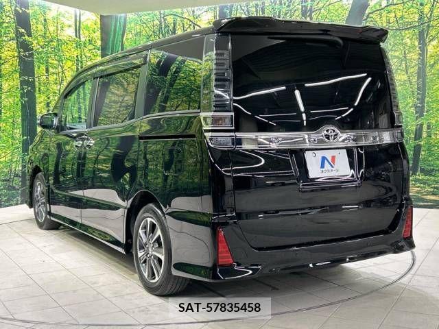 Toyota VOXY 2021-04 242238-17