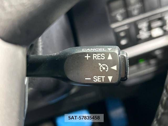 Toyota VOXY 2021-04 242238-6