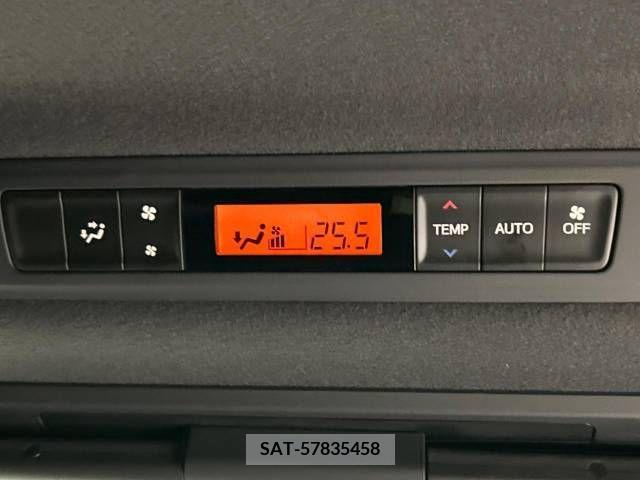 Toyota VOXY 2021-04 242238-7