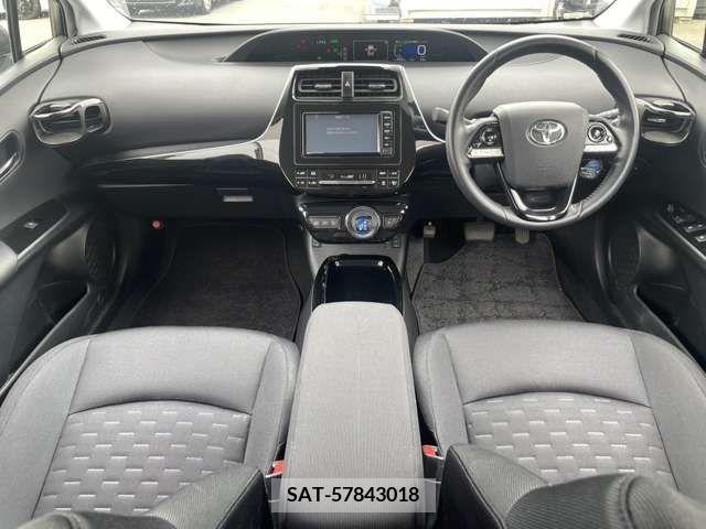 Toyota PRIUS PHV 2017-05 375415-6