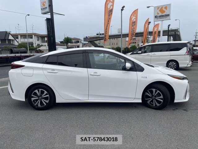 Toyota PRIUS PHV 2017-05 375415-5