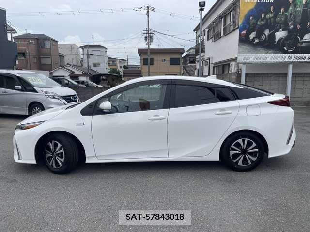 Toyota PRIUS PHV 2017-05 375415-4