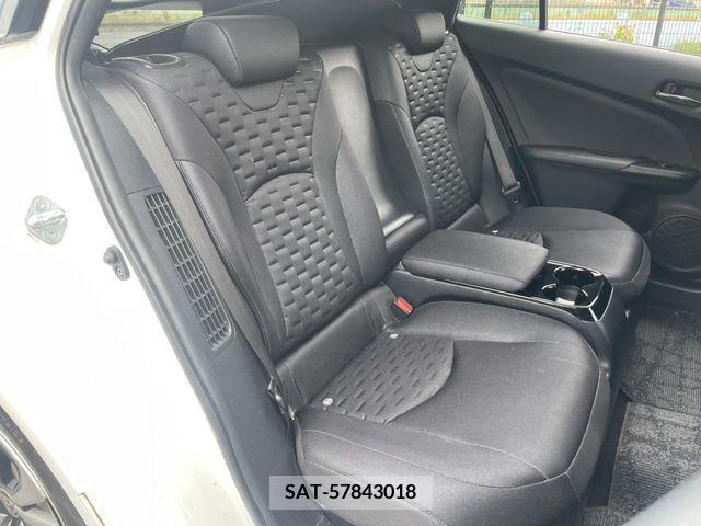 Toyota PRIUS PHV 2017-05 375415-18