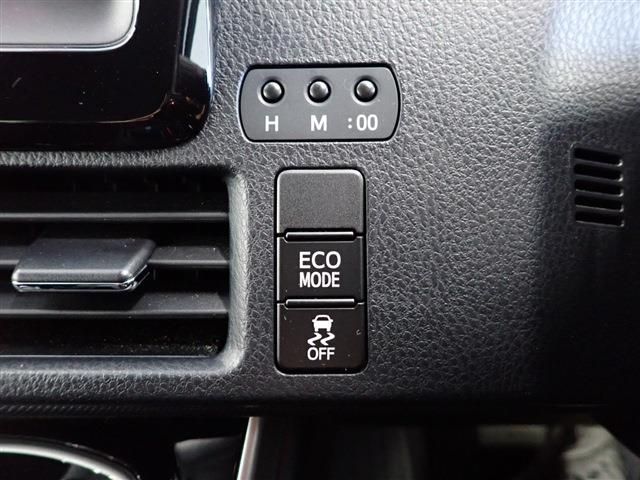 Toyota VOXY 2020-11 29022-17