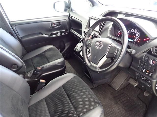 Toyota VOXY 2020-11 29022-24