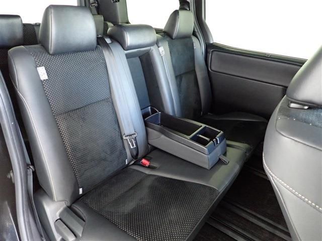 Toyota VOXY 2020-11 29022-27
