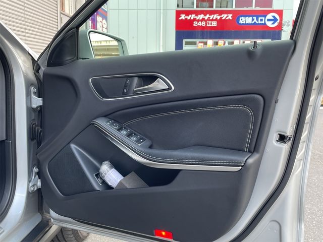 Mercedes Benz GLA-CLASS 2017-06 6967-22