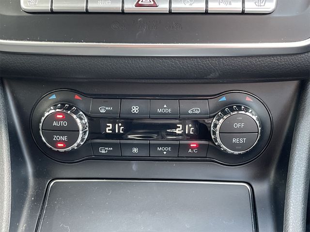 Mercedes Benz GLA-CLASS 2017-06 6967-28