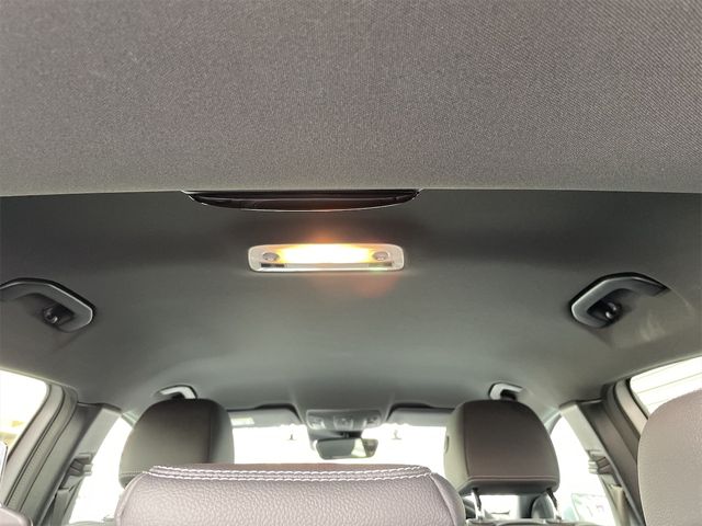 Mercedes Benz GLA-CLASS 2017-06 6967-25