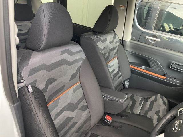 Daihatsu TANTO 2022-10 20433-4