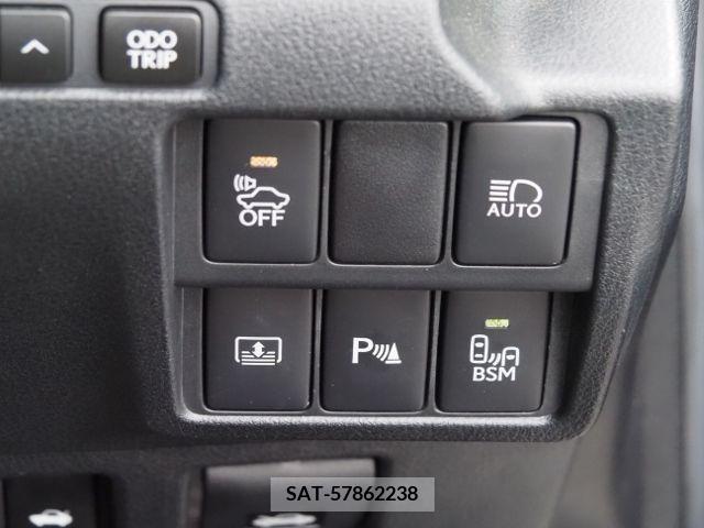 Lexus IS 2018-10 229121-22