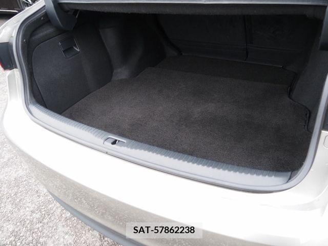 Lexus IS 2018-10 229121-14